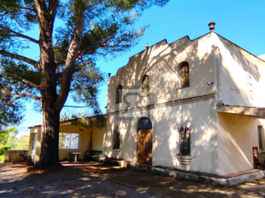 Masía catalogada en venta con 1ha de terreno – Valls (Tarragona)