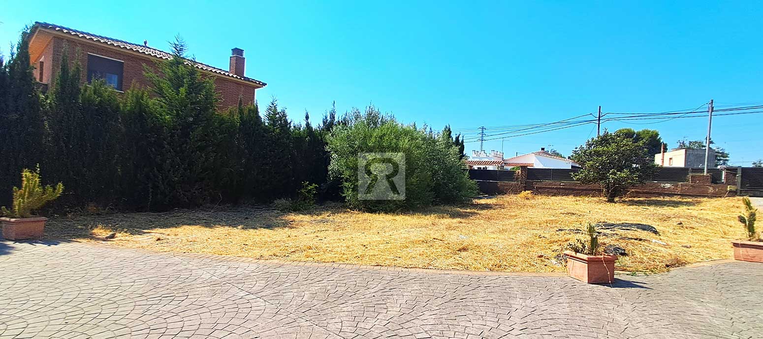 Chalet con 1200 m² de terreno llano Urbanización Masies Catalanes - Alcover | Tarragona - Jardín