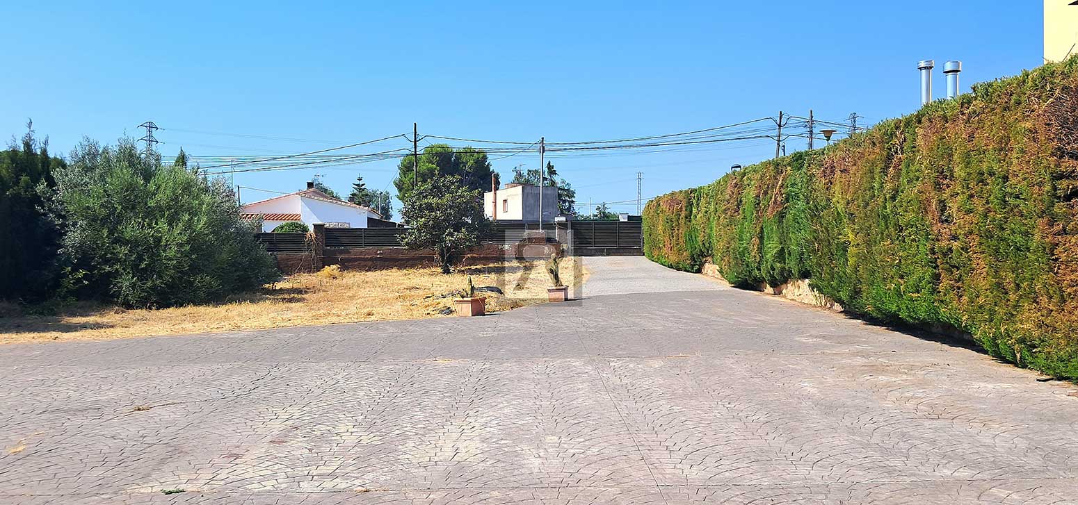 Chalet con 1200 m² de terreno llano Urbanización Masies Catalanes - Alcover | Tarragona - Terreno urbano
