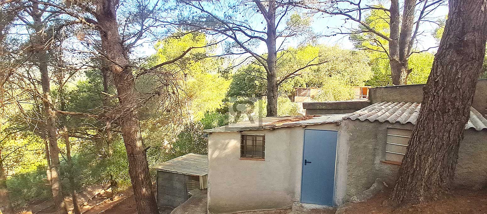 Finca de 5000m² con masía en montaña y con agua – La Selva del Camp (Tarragona) | Almacenaje Finca de 5000m² con masía en montaña y con agua - La Selva del Camp (Tarragona) | Almacenaje