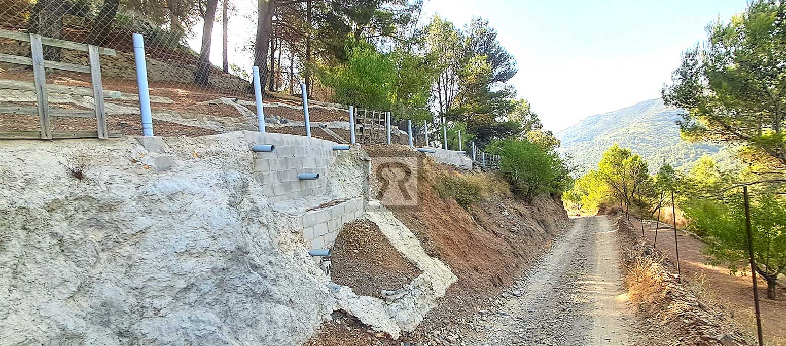 Finca de 5000m² con masía en montaña y con agua – La Selva del Camp (Tarragona) | Almendros Finca de 5000m² con masía en montaña y con agua - La Selva del Camp (Tarragona) | Almendros