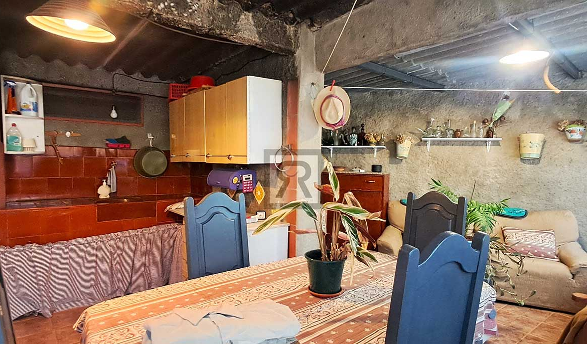 Finca de 5000m² con masía en montaña y con agua - La Selva del Camp (Tarragona) | Barbacoa cerrada