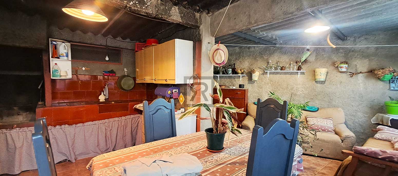 Finca de 5000m² con masía en montaña y con agua – La Selva del Camp (Tarragona) | Barbacoa cerrada Finca de 5000m² con masía en montaña y con agua - La Selva del Camp (Tarragona) | Barbacoa cerrada