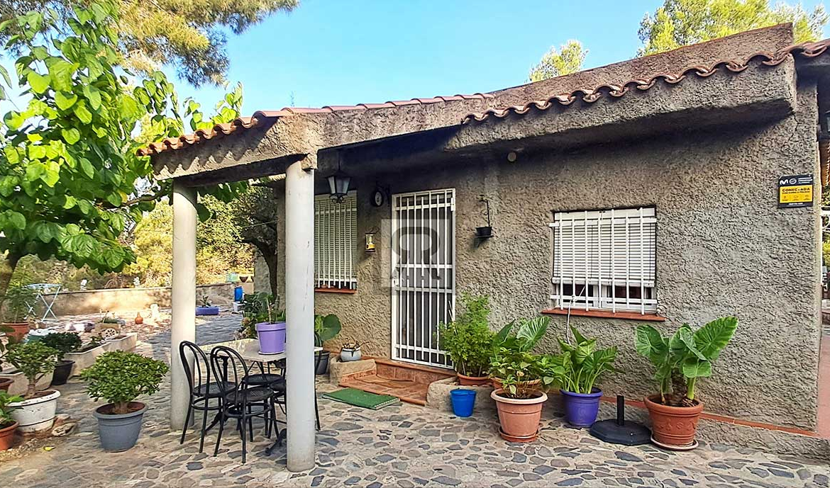 Finca de 5000m² con masía en montaña y con agua - La Selva del Camp (Tarragona) | Vida idílica