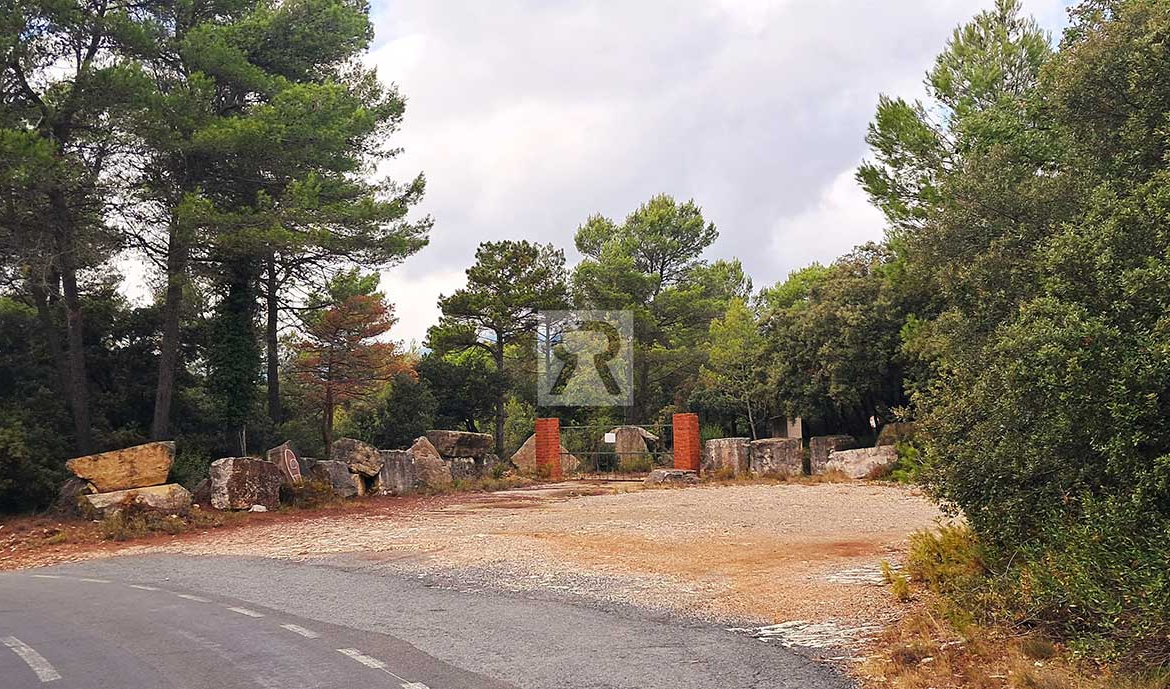 Finca rústica forestal de 20ha cerca de la carretera - Mont-ral (Tarragona) | Fachada a carretera